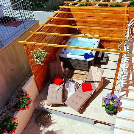 Delux Soba Sa Pogledom Na More, Hidromasaznom Kadom I Balkonom Trogir