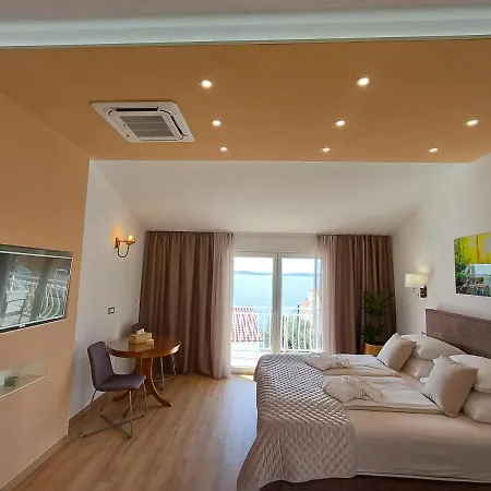 Delux Soba Sa Pogledom Na More, Hidromasaznom Kadom I Balkonom Apartment *