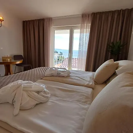 Apartment Delux Soba Sa Pogledom Na More, Hidromasaznom Kadom I Balkonom Trogir