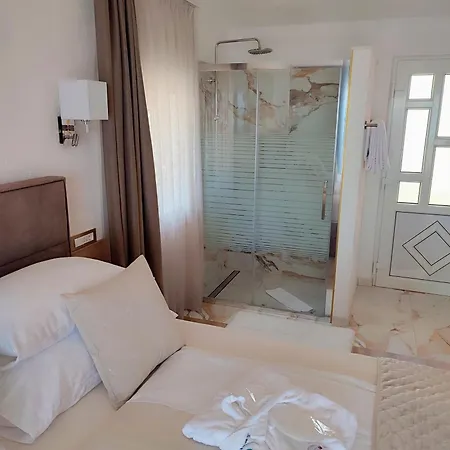 Apartment Delux Soba Sa Pogledom Na More, Hidromasaznom Kadom I Balkonom Trogir