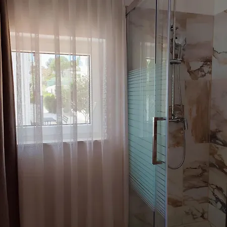 Delux Soba Sa Pogledom Na More, Hidromasaznom Kadom I Balkonom * Trogir