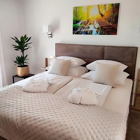 Delux Soba Sa Pogledom Na More, Hidromasaznom Kadom I Balkonom Apartment Trogir