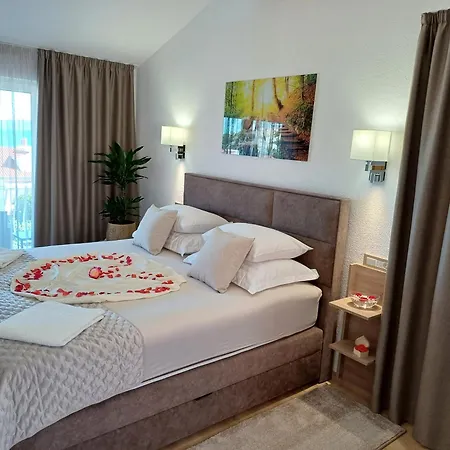 Apartment Delux Soba Sa Pogledom Na More, Hidromasaznom Kadom I Balkonom Trogir